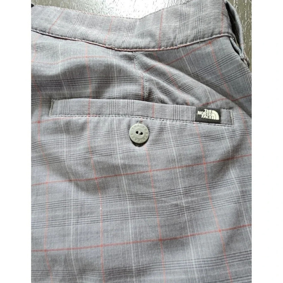 The North Face Gray Plaid Shorts Sz 32 9" Inseam Stretch Hybrid Outdoor Hike - Picture 6 of 10